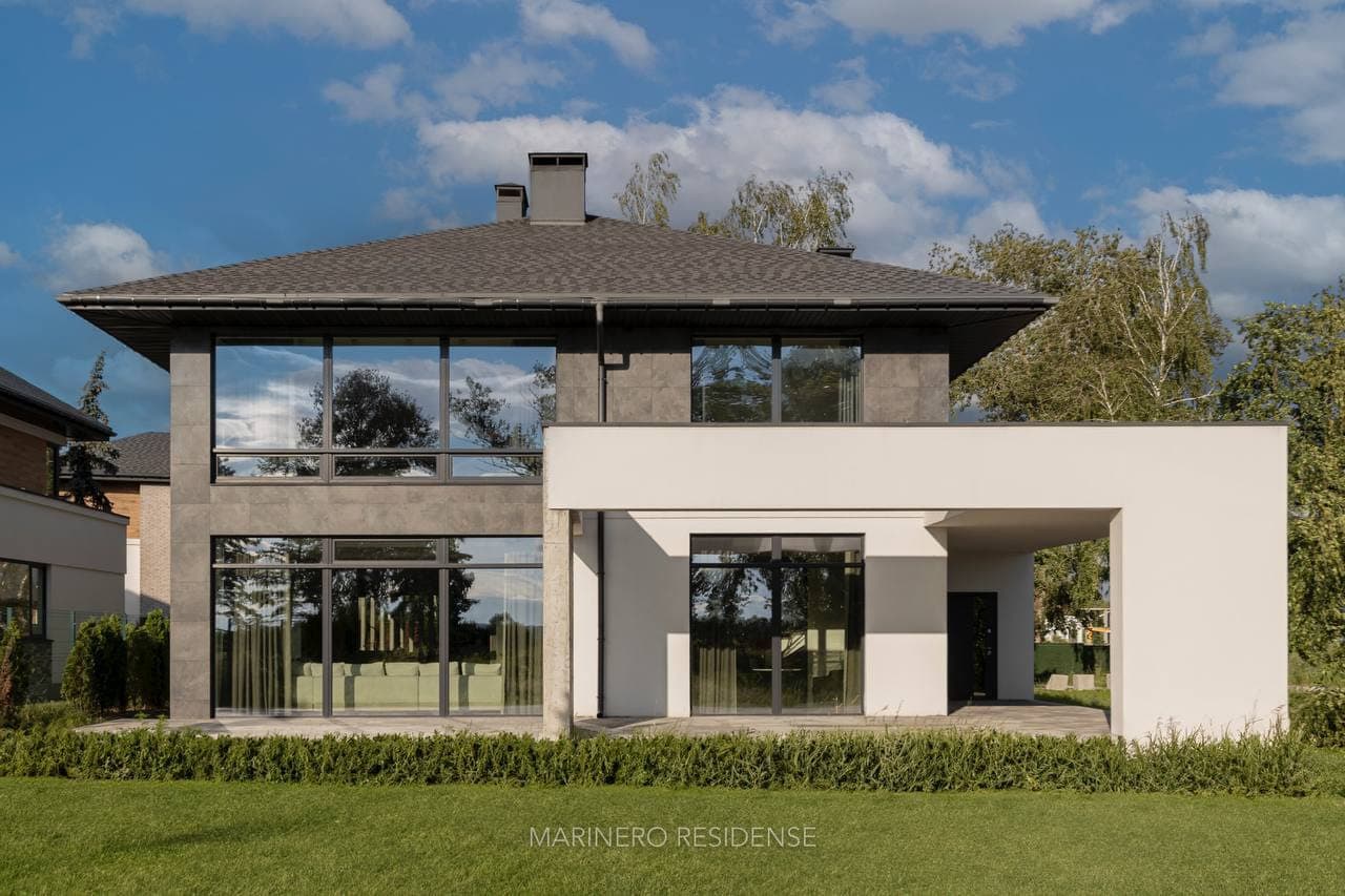 Фасад дома в КГ Marinero Residence